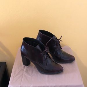 Maroon Clarks